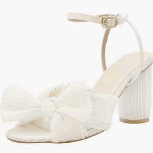 Elegant White Heeled Sandals